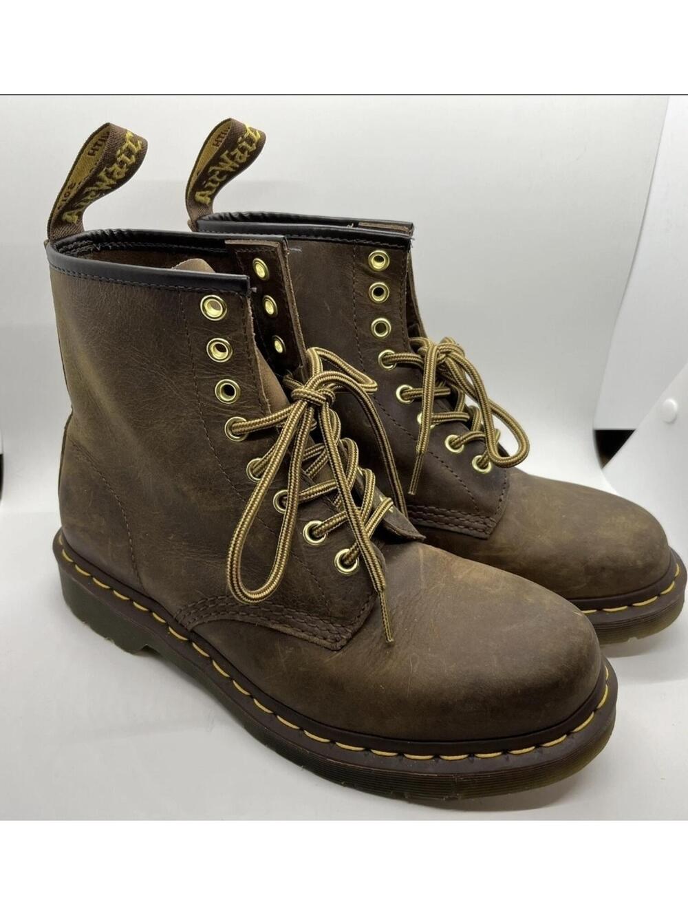 Dr Martens (Size 8 Women’s, Size 7 Men’s) Boots Air Wair 11822 Brown Leather